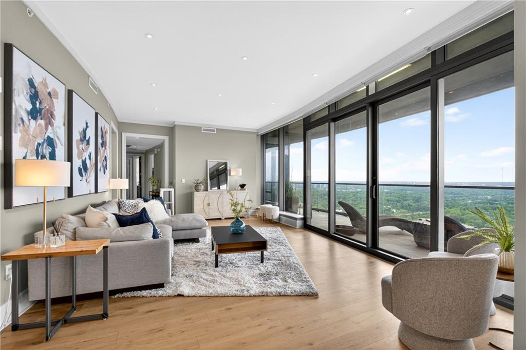Atlanta, Georgia, 30326, United States, 2 Bedrooms Bedrooms, ,3 BathroomsBathrooms,Residential,Active,2014169