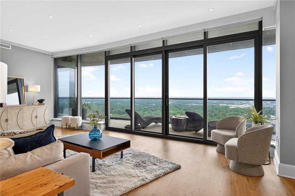 Atlanta, Georgia, 30326, United States, 2 Bedrooms Bedrooms, ,3 BathroomsBathrooms,Residential,Active,2014169
