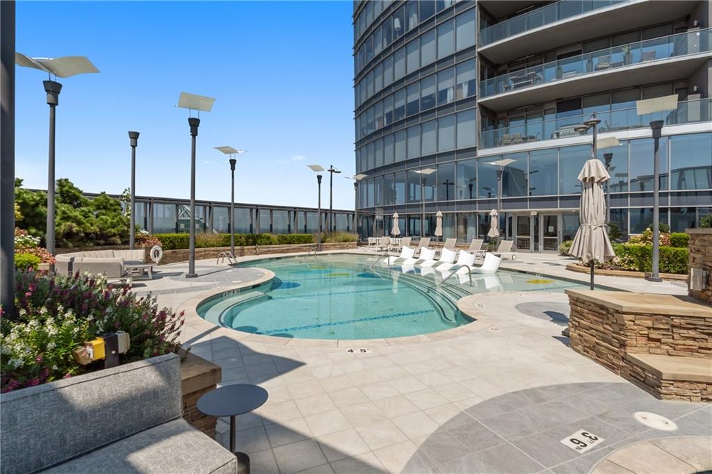 Atlanta, Georgia, 30326, United States, 2 Bedrooms Bedrooms, ,3 BathroomsBathrooms,Residential,Active,2014169