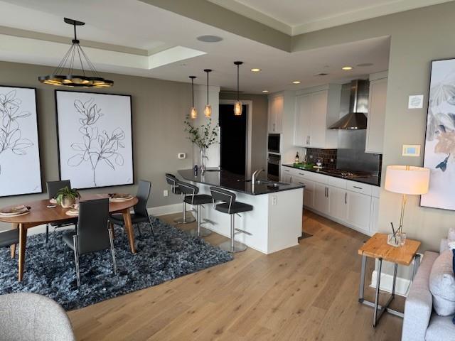 Atlanta, Georgia, 30326, United States, 2 Bedrooms Bedrooms, ,3 BathroomsBathrooms,Residential,Active,2014169