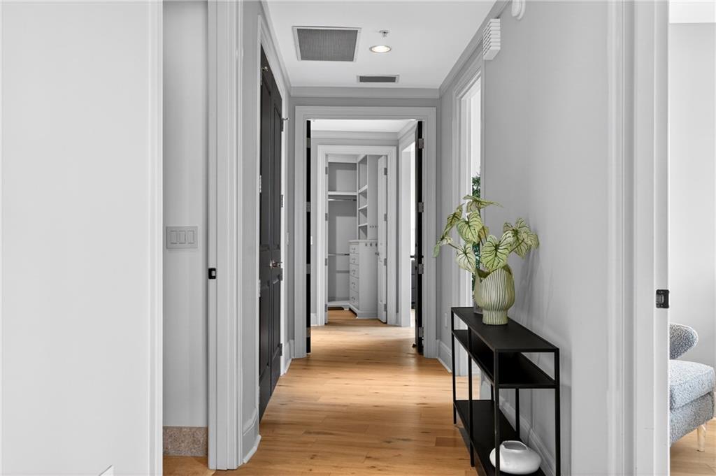 Atlanta, Georgia, 30326, United States, 2 Bedrooms Bedrooms, ,3 BathroomsBathrooms,Residential,Active,2014169