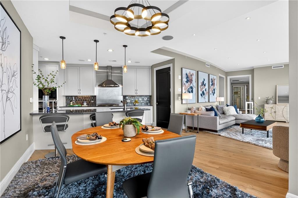 Atlanta, Georgia, 30326, United States, 2 Bedrooms Bedrooms, ,3 BathroomsBathrooms,Residential,Active,2014169
