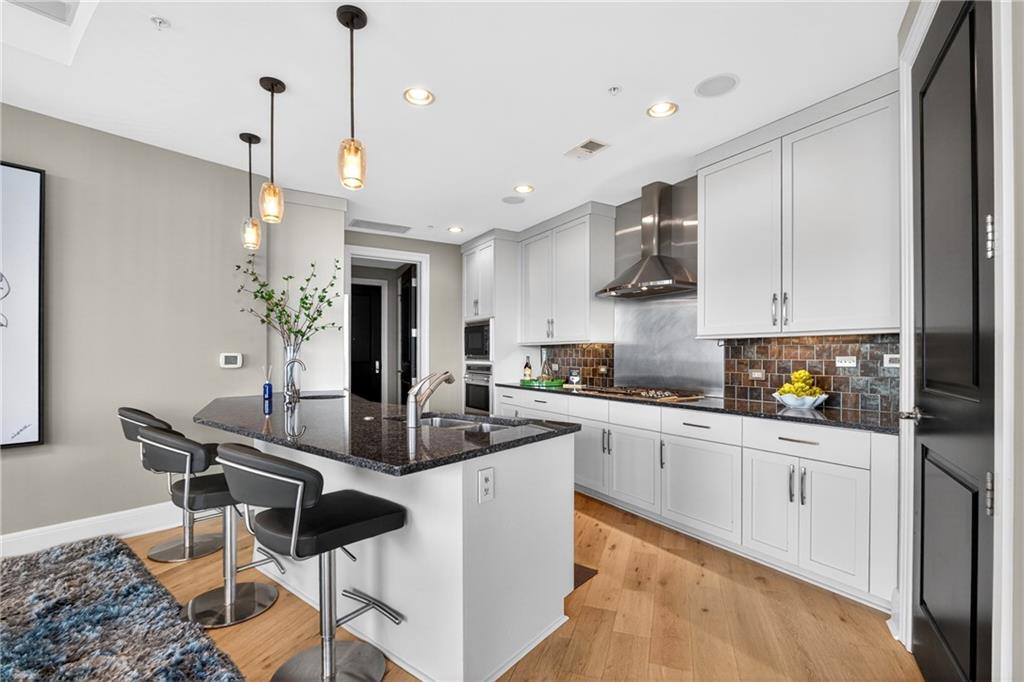 Atlanta, Georgia, 30326, United States, 2 Bedrooms Bedrooms, ,3 BathroomsBathrooms,Residential,Active,2014169