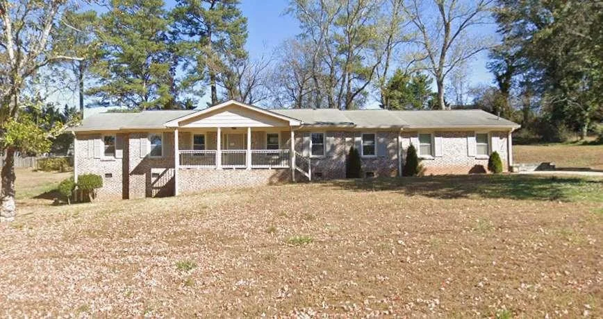 1700 Pine Circle