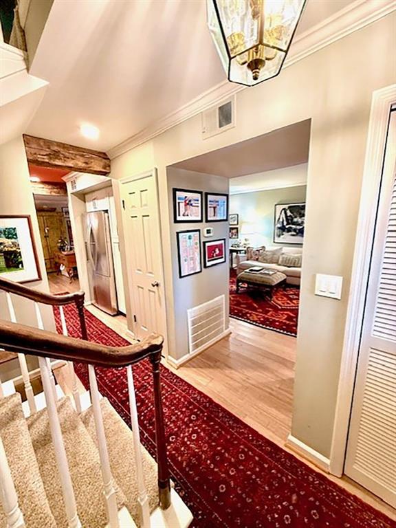 28 Old Ivy Square NE