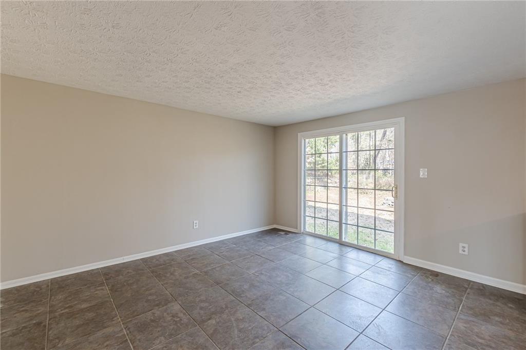 3344 Creekwood Drive, Rex, Georgia image 38