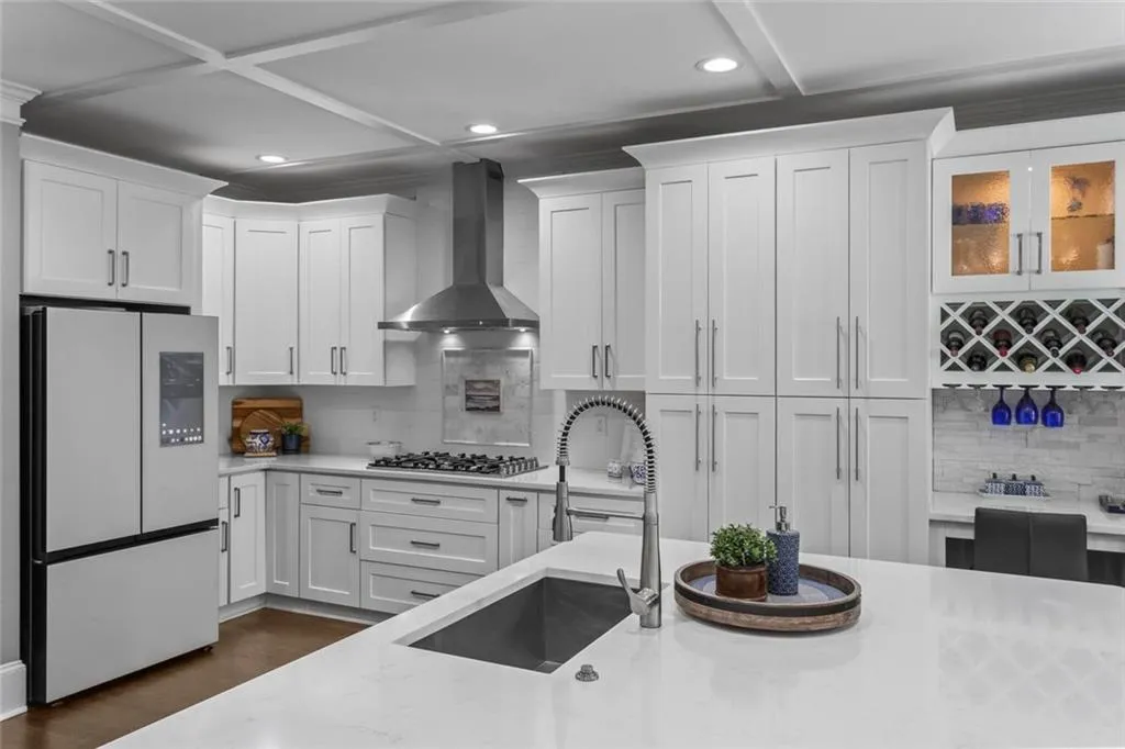 Alpharetta, Georgia 30005, United States, 4 Bedrooms Bedrooms, ,5 BathroomsBathrooms,Residential,Active,200342