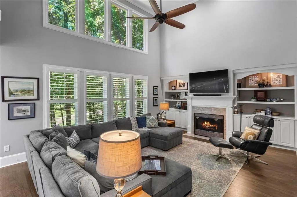 Alpharetta, Georgia 30005, United States, 4 Bedrooms Bedrooms, ,5 BathroomsBathrooms,Residential,Active,200342