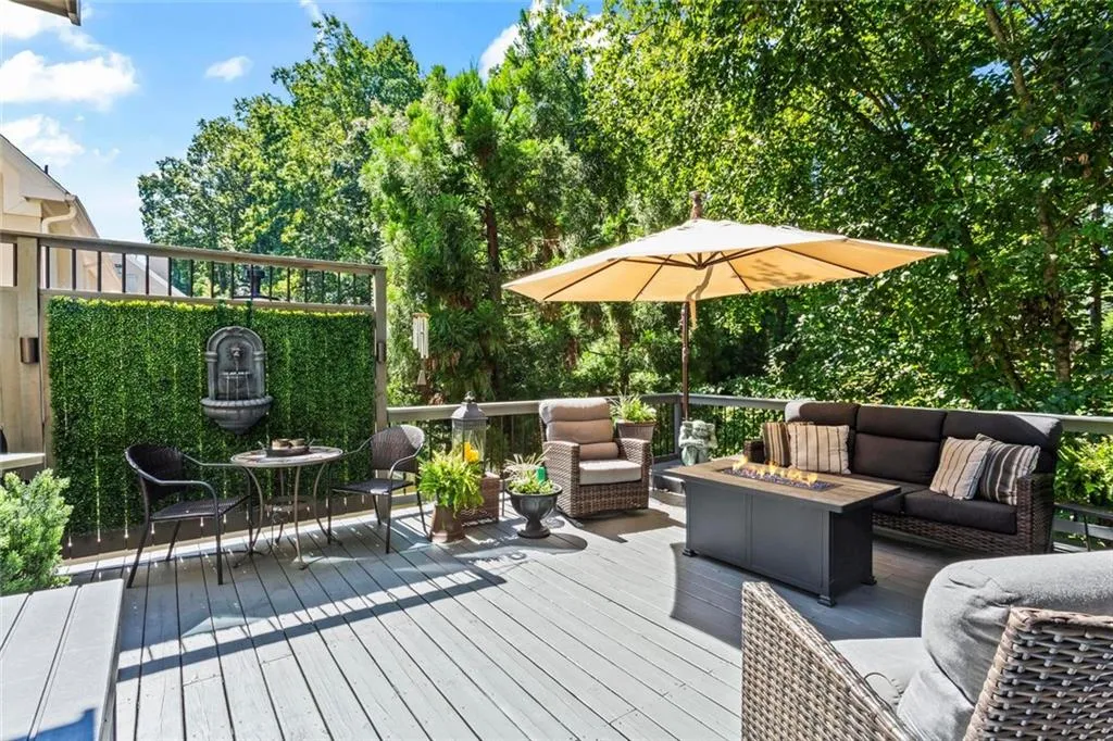 Alpharetta, Georgia 30005, United States, 4 Bedrooms Bedrooms, ,5 BathroomsBathrooms,Residential,Active,200342