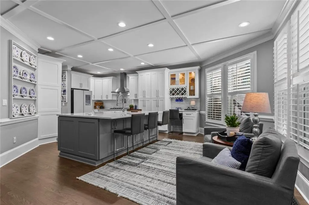 Alpharetta, Georgia 30005, United States, 4 Bedrooms Bedrooms, ,5 BathroomsBathrooms,Residential,Active,200342