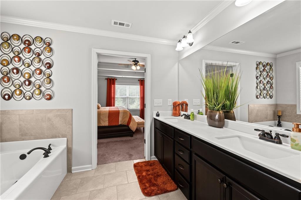 5117 Parkwood Drive, Flowery Branch, Georgia image 31