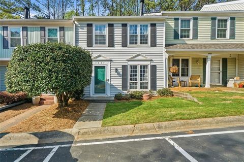 Townhouse For Sale - 2605 Queen Anne Court<br/> Atlanta, GA 30350