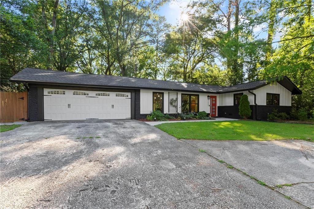 Photo of 2485 Shallowford Road NE, Atlanta, GA 30345 (MLS # 7728521)