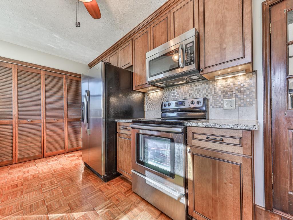 14 Town And Country Drive, Cartersville, Georgia image 3