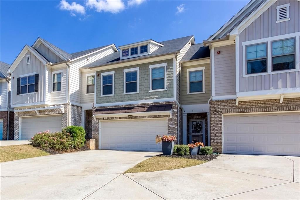 207 Magnolia Creek Way