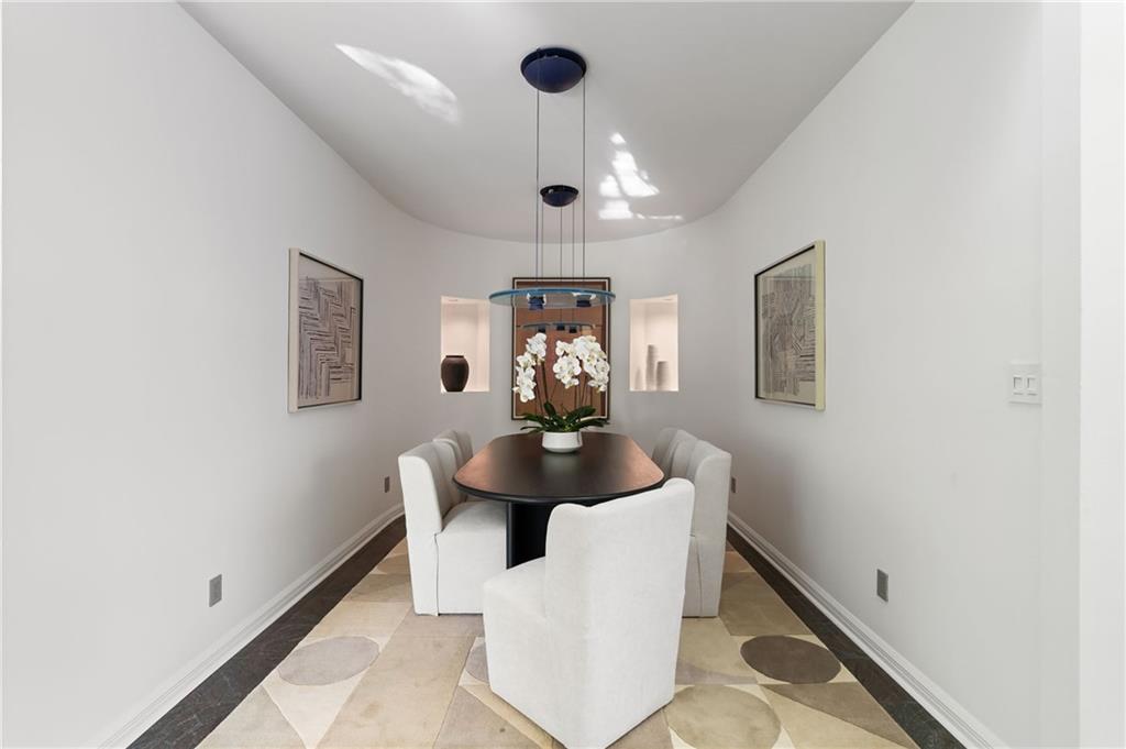 1121 Dawn View Lane, Atlanta, Georgia image 9