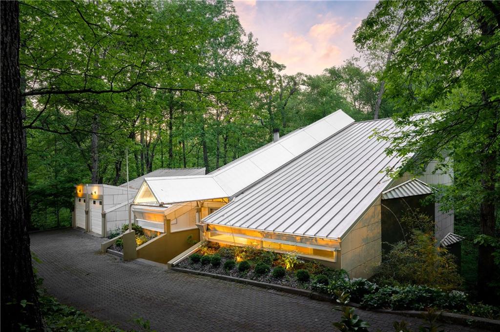 1121 Dawn View Lane, Atlanta, Georgia image 1