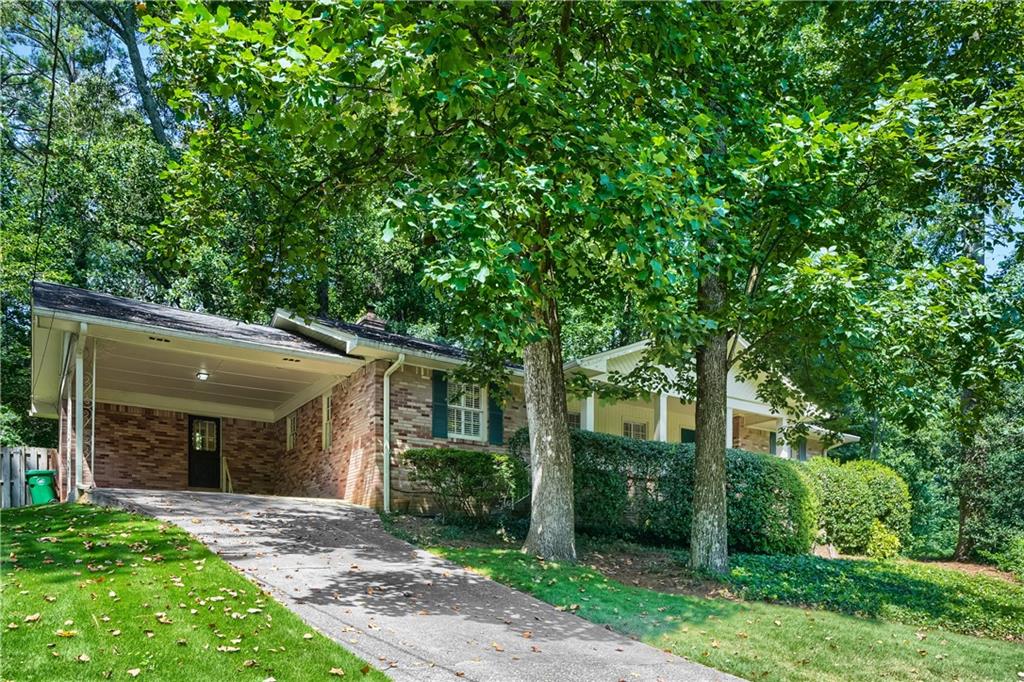 2737 Overlook Drive NE