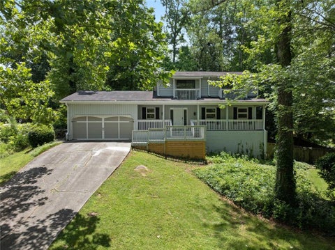Homes For Sale - 1020 Fairfield Court<br/> Marietta, GA 30068