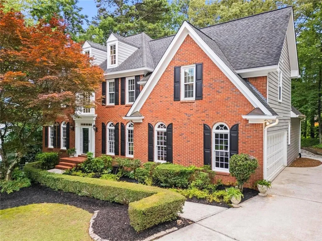 Alpharetta, Georgia 30005, United States, 5 Bedrooms Bedrooms, ,3 BathroomsBathrooms,Residential,Active,156073