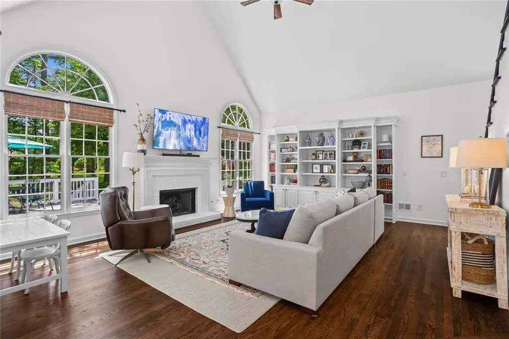 Alpharetta, Georgia 30005, United States, 5 Bedrooms Bedrooms, ,3 BathroomsBathrooms,Residential,Active,156073