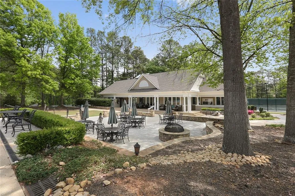 Alpharetta, Georgia 30005, United States, 5 Bedrooms Bedrooms, ,3 BathroomsBathrooms,Residential,Active,156073