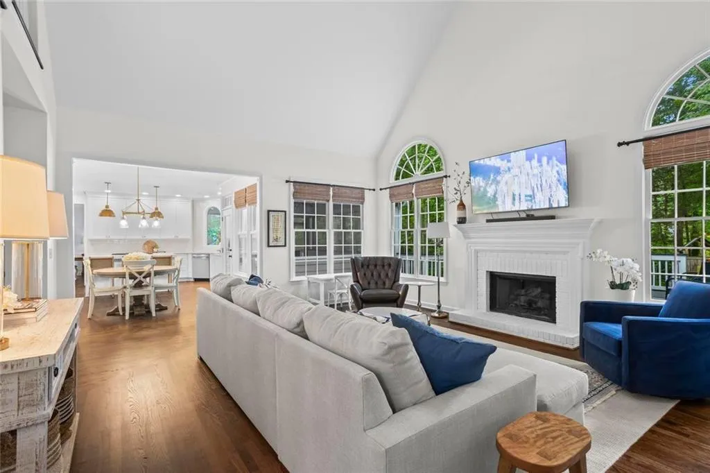 Alpharetta, Georgia 30005, United States, 5 Bedrooms Bedrooms, ,3 BathroomsBathrooms,Residential,Active,156073