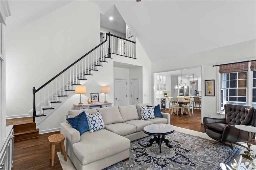 Alpharetta, Georgia 30005, United States, 5 Bedrooms Bedrooms, ,3 BathroomsBathrooms,Residential,Active,156073