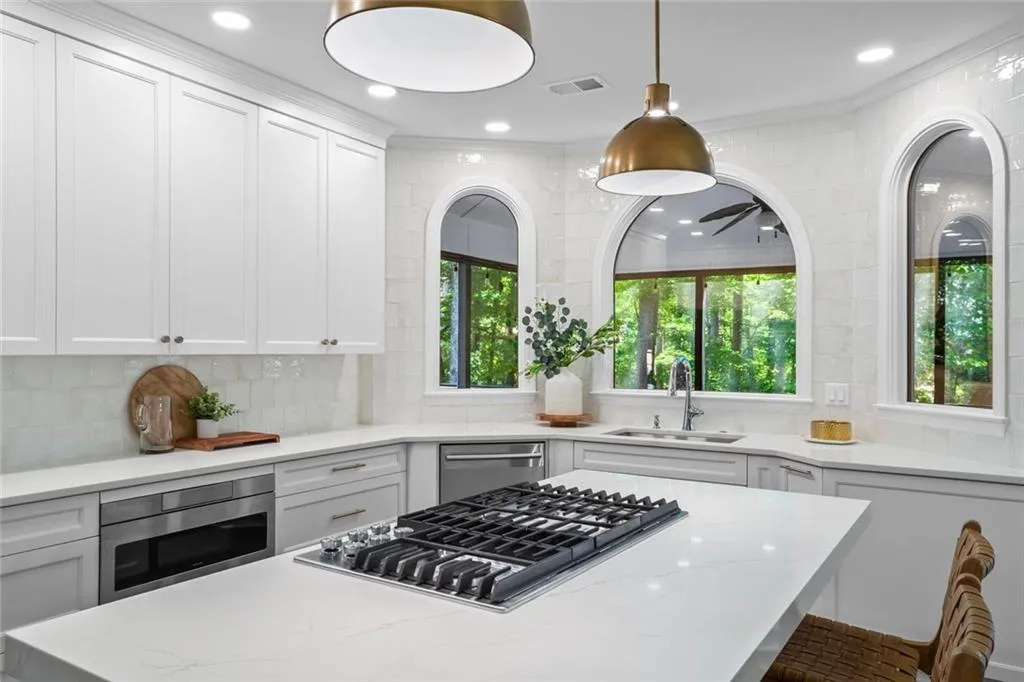 Alpharetta, Georgia 30005, United States, 5 Bedrooms Bedrooms, ,3 BathroomsBathrooms,Residential,Active,156073