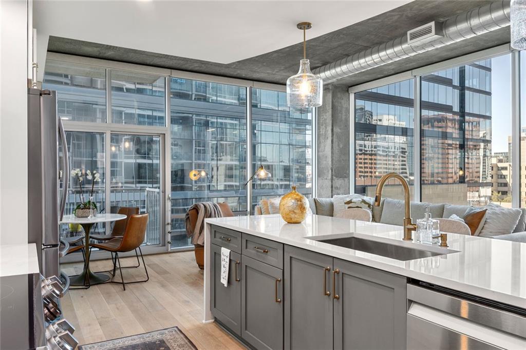 923 Peachtree Street NE 939