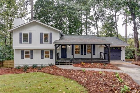 Photo of 260 Moonshadow Court Ct, Roswell, GA 30075 (MLS # 7738950)