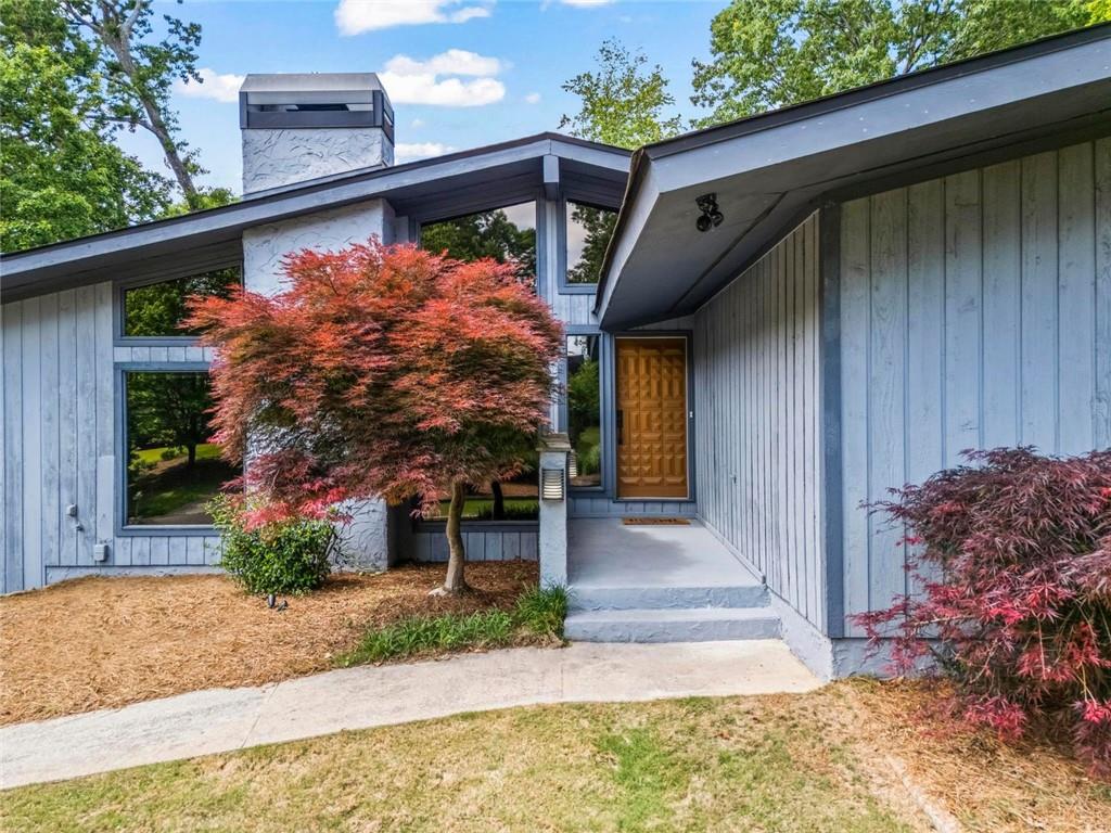 5148 Stratham Drive, Dunwoody, Georgia image 1
