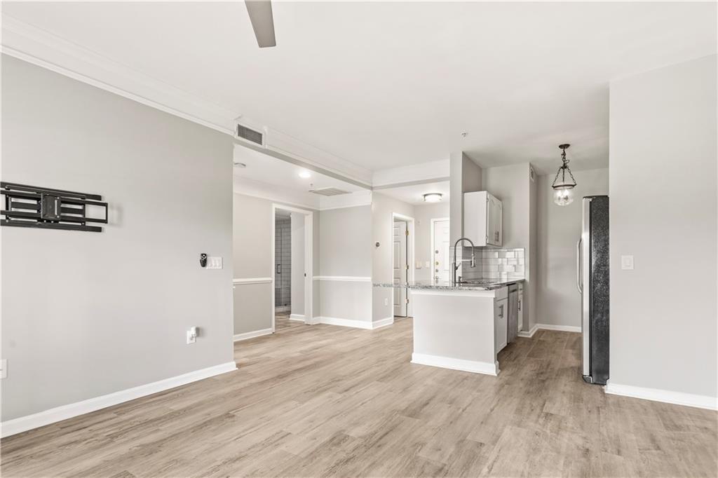 2700 Pine Tree Road NE 2303