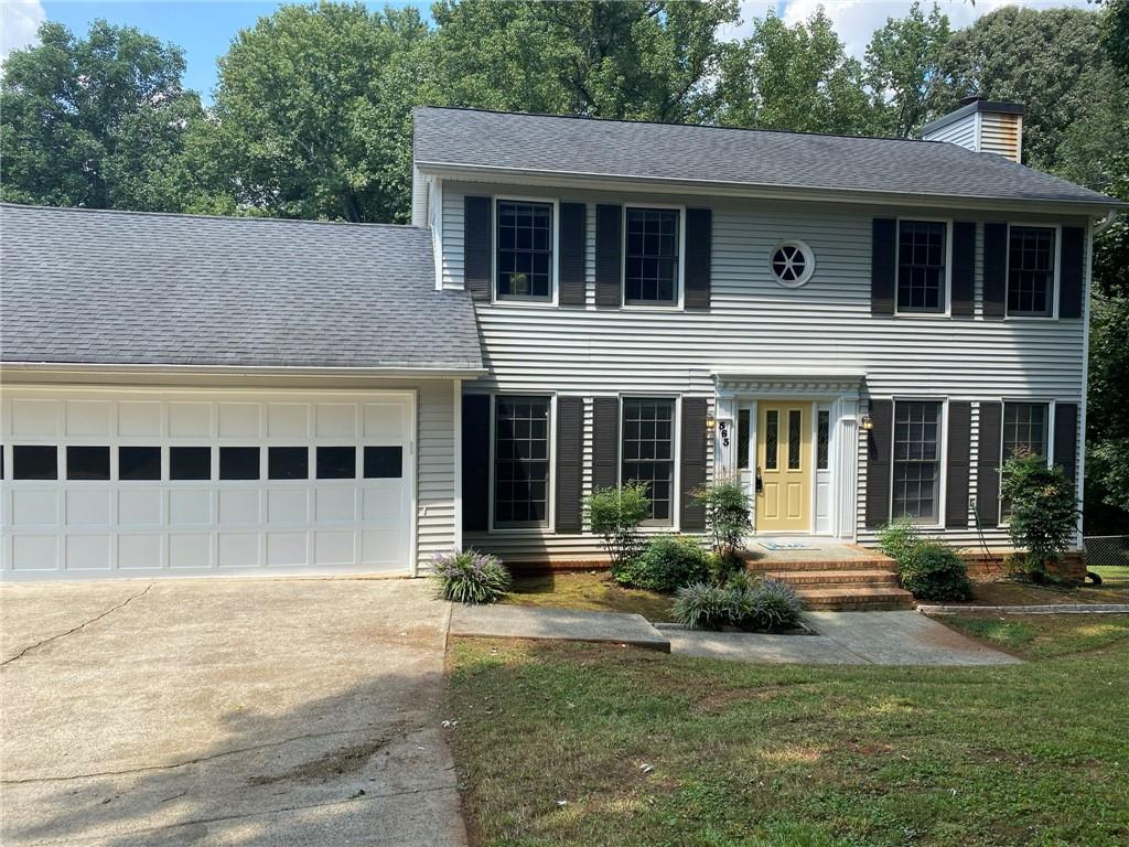3 Bedroom, 2.5 Bath Home Close to Alexander Park and The Avenue At Webb Gin and the local YMCA. Newer carpet and luxury vinyl floors on main PLUS newer primary bath. Partially finished basement that has two extra bonus rooms , PLUS a large unfinished area great for storage or workshop! Established area with great restaurants and shopping nearby. check out all the places down Scenic Highway or across Sugarloaf Parkway. Location of this property allows quick access to Sugarloaf Parkway and I-85. Large Fenced Back Yard & Deck. Don't Miss this One! Schools: Cedar Hills ES,J Richards MS, Central Gwinnett HS.
WE NEVER ADVERTISE ON CRAIGSLIST