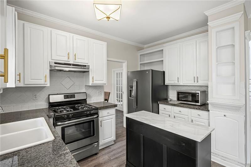 777 Chanson Drive SW