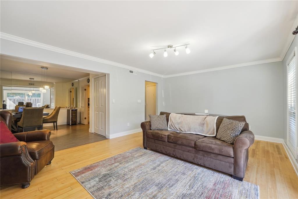 6851 Roswell Road F-1
