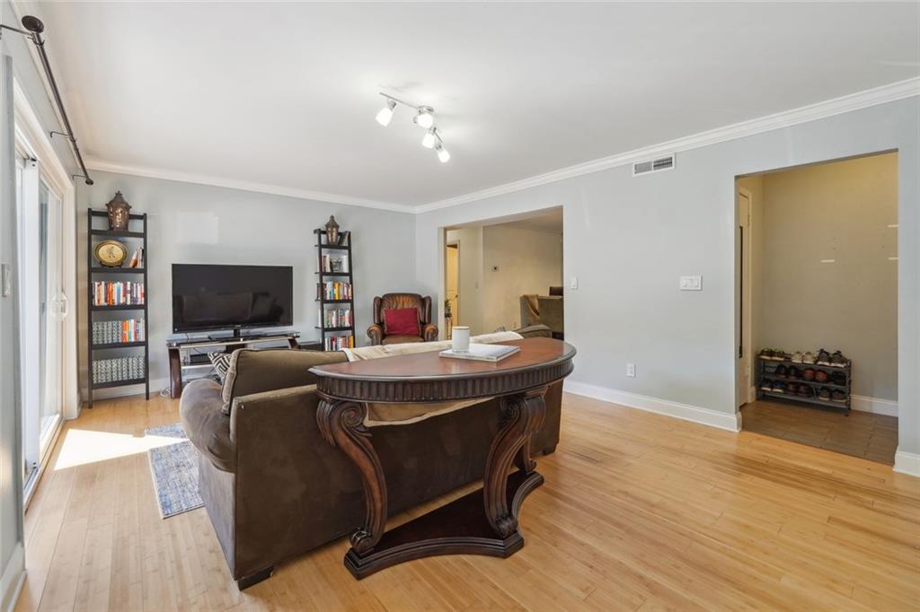 6851 Roswell Road F-1