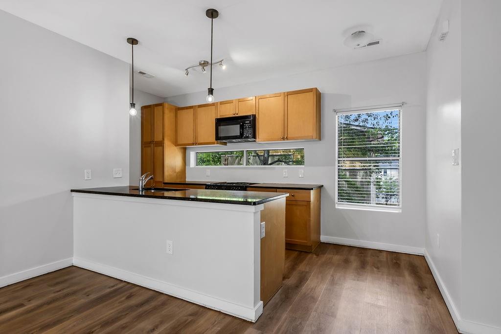 110 MORELAND Avenue SE F