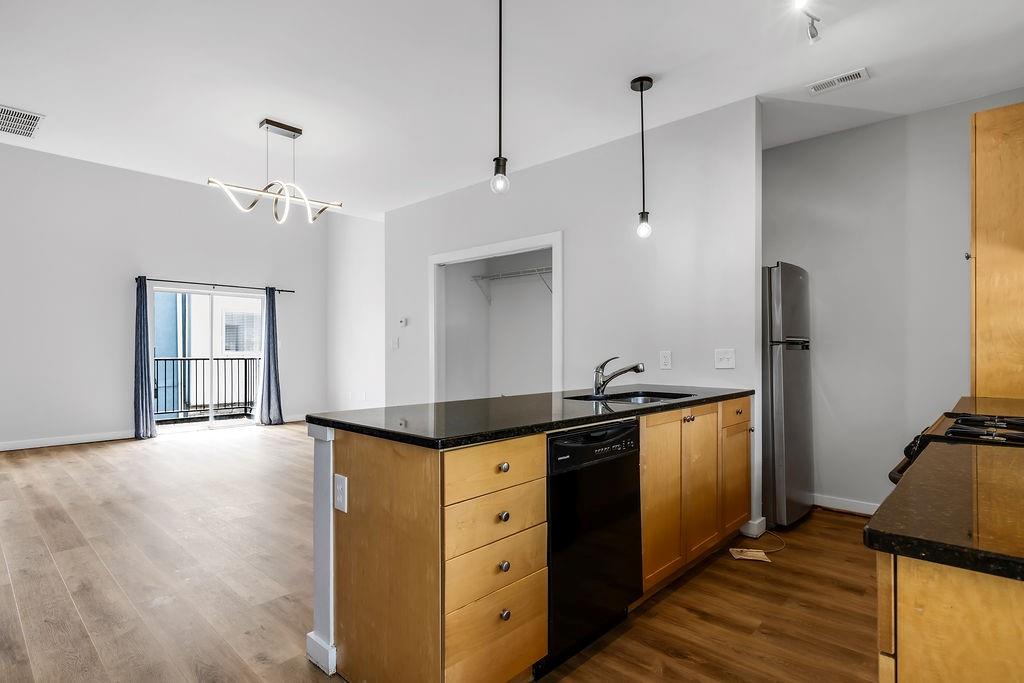 110 MORELAND Avenue SE F
