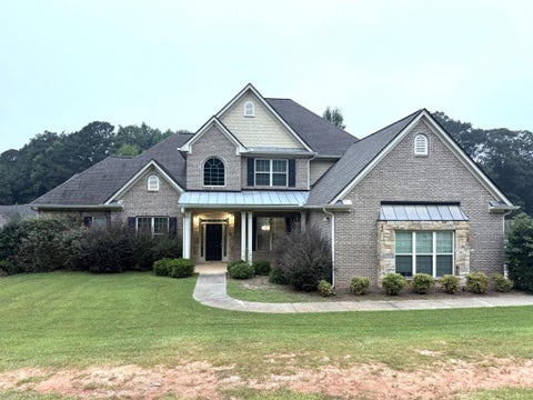 Homes For Sale - 125 Trustin Lake Drive<br/> Fayetteville, GA 30214