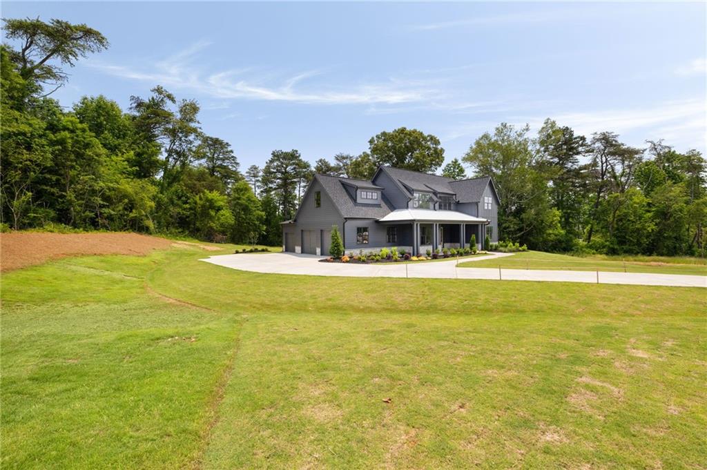 157 Palisade Drive NE