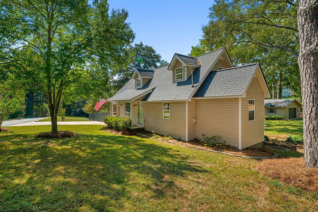 9 Kings Court NE