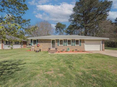 Homes For Sale - 324 E Broad Street<br/> Winder, GA 30680