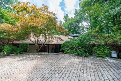 Homes For Rent - 130 Huntcliff Point<br/> Sandy Springs, GA 30350