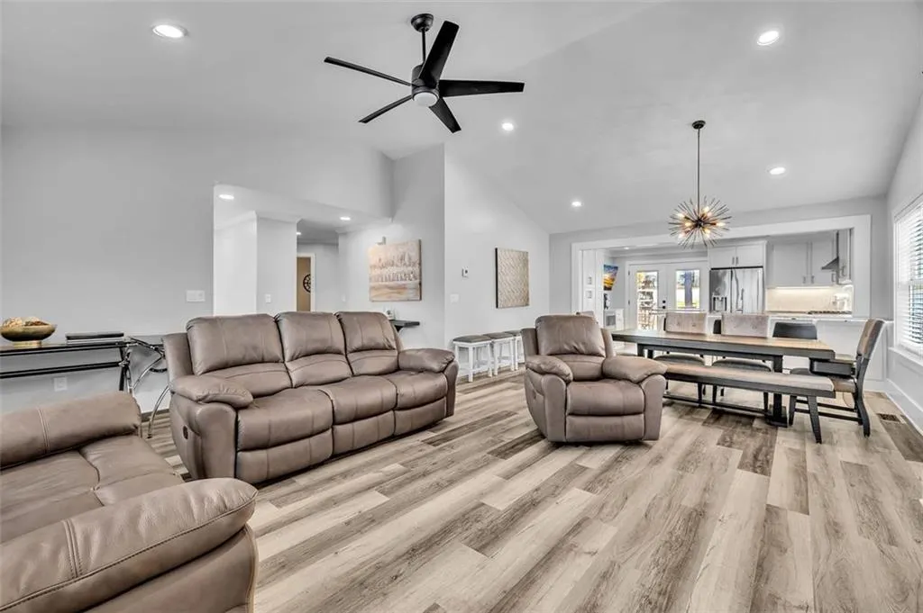 Douglasville, Georgia 30134, United States, 5 Bedrooms Bedrooms, ,3 BathroomsBathrooms,Residential,Active,254709