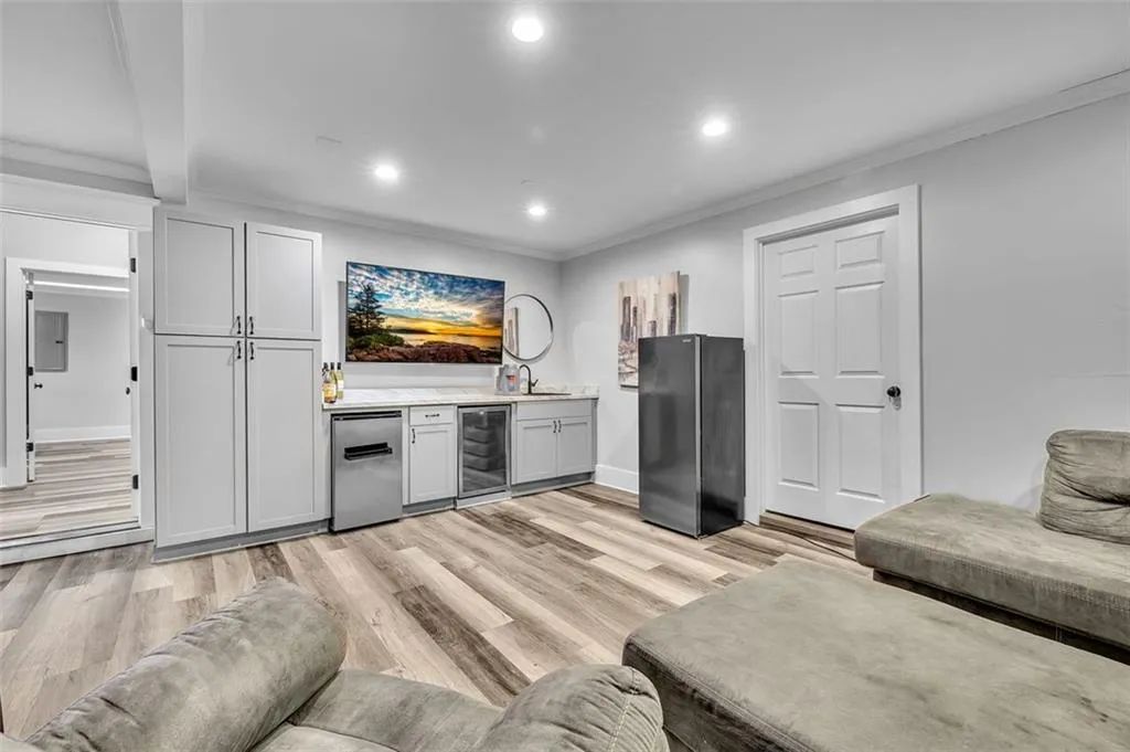 Douglasville, Georgia 30134, United States, 5 Bedrooms Bedrooms, ,3 BathroomsBathrooms,Residential,Active,254709