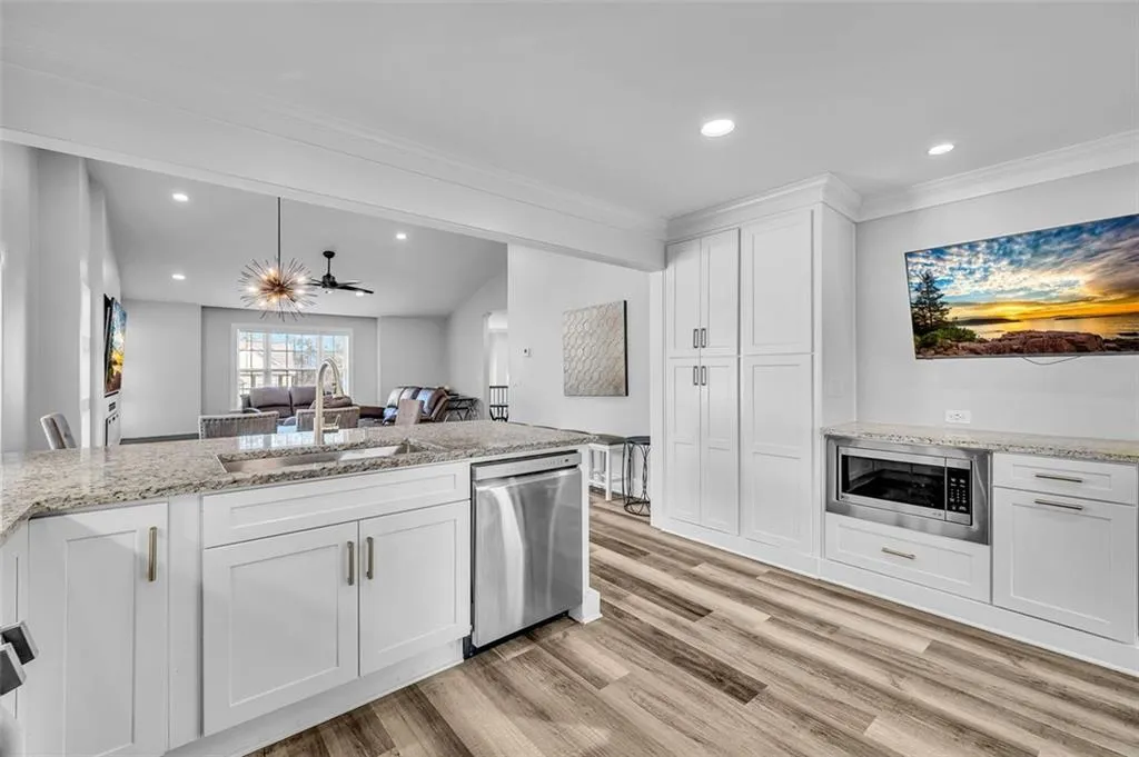 Douglasville, Georgia 30134, United States, 5 Bedrooms Bedrooms, ,3 BathroomsBathrooms,Residential,Active,254709