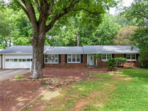 Photo of 1110 Grimes Bridge Road, Roswell, GA 30075 (MLS # 7784349)