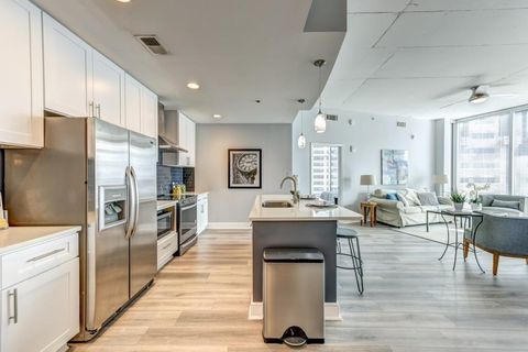 Condo For Rent - 950 W Peachtree Street #1504<br/> Atlanta, GA 30309