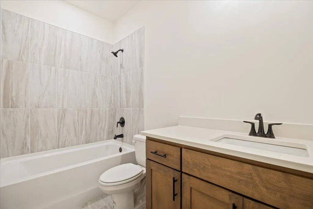 Gainesville, Georgia 30506, United States, 5 Bedrooms Bedrooms, ,5 BathroomsBathrooms,Residential,Active,174075